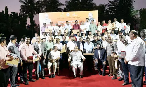 Chief Minister Distributes Media Kits To 605 Backward Class Journalists