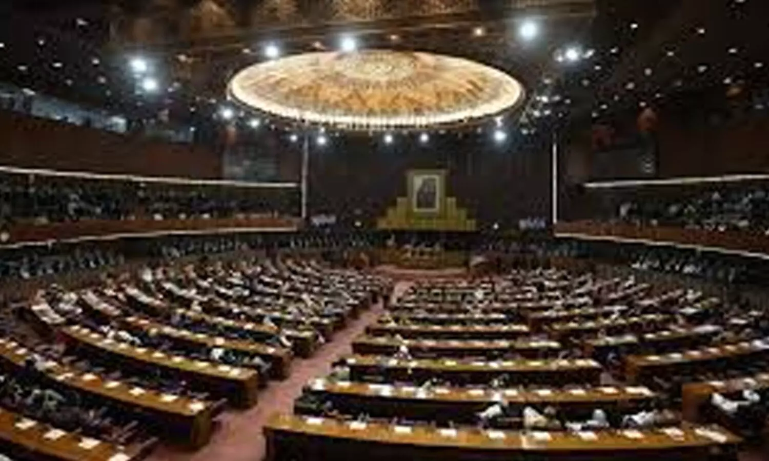 ചീഫ് ജസ്റ്റിസിന്റെ അധികാരത്തിന് കടിഞ്ഞാണിടാൻ പാക് പാർലമെന്റ്