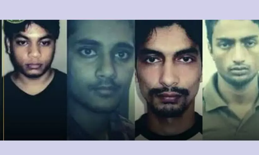 ജയ്പൂർ ബോംബ് സ്ഫോടന കേസ്: വധശിക്ഷ ലഭിച്ച നാല് യുവാക്കളെ കുറ്റവിമുക്തരാക്കി ഹൈകോടതി ജയ്പൂർ ബോംബ് സ്ഫോടന കേസ്: വധശിക്ഷ ലഭിച്ച നാല് യുവാക്കളെ കുറ്റവിമുക്തരാക്കി ഹൈകോടതി