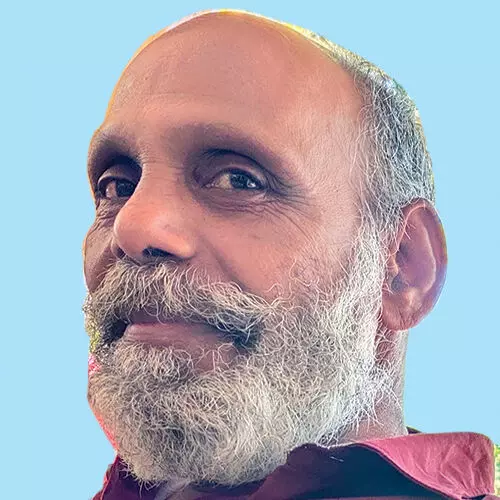 സു​രേ​ന്ദ്ര​ന്‍