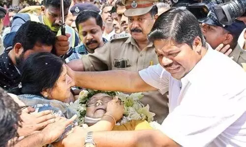 ഇനി മനസ്സിനക്കരെ... ഇന്നസെന്റിന് ജന്മനാട് വിട നൽകി