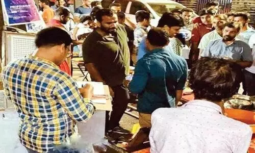 മ​ല​പ്പു​റ​ത്ത് ക​ട​ക​ളി​ൽ മി​ന്ന​ൽ പ​രി​ശോ​ധ​ന