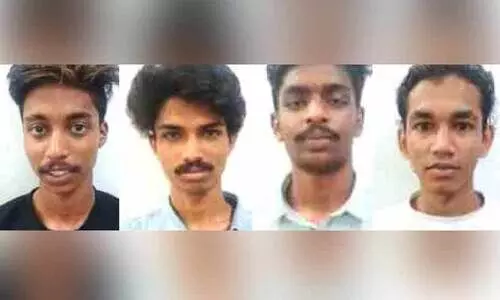 മൊബൈൽ ഫോൺ മോഷണം; നാലുപേർ പിടിയിൽ