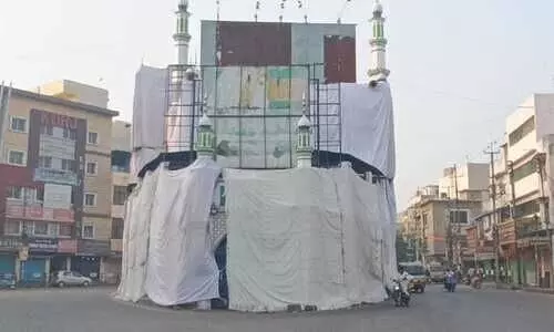 രാമനവമി ഘോഷയാത്ര; ​ ഹൈദരാബാദിൽ മസ്​ജിദുകളും ദർഗകളും തുണികൊണ്ട്​ മൂടി