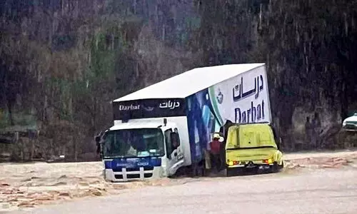 വാ​ദി​യി​ൽ കു​ടു​ങ്ങി​യ​വ​രെ ര​ക്ഷി​ച്ചു