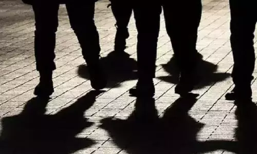 Thieves dig 10-feet tunnel through drain, rob jewellery shop