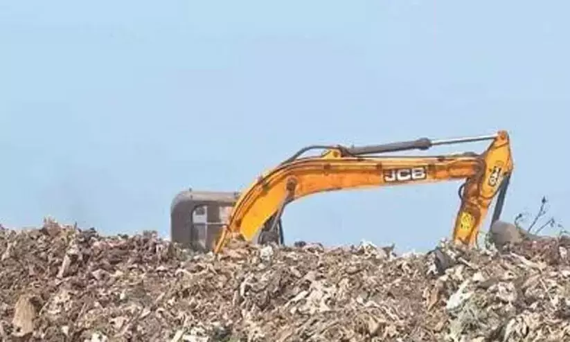 കോഴിക്കോട് ഞെളിയൻ പറമ്പിലെ മാലിന്യസംസ്കരണം: സോണ്ടക്ക് കരാർ നീട്ടി നൽകി