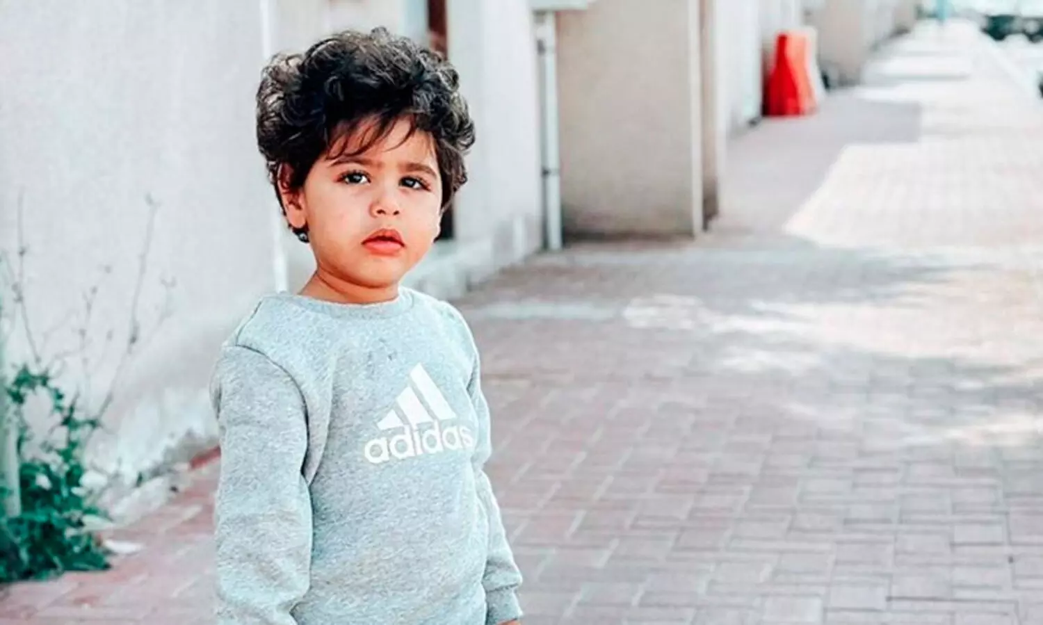 റോ​ഡ​പ​ക​ട​ത്തി​ൽ ര​ണ്ട് വ​യ​സ്സു​കാ​ര​ൻ മ​രി​ച്ചു