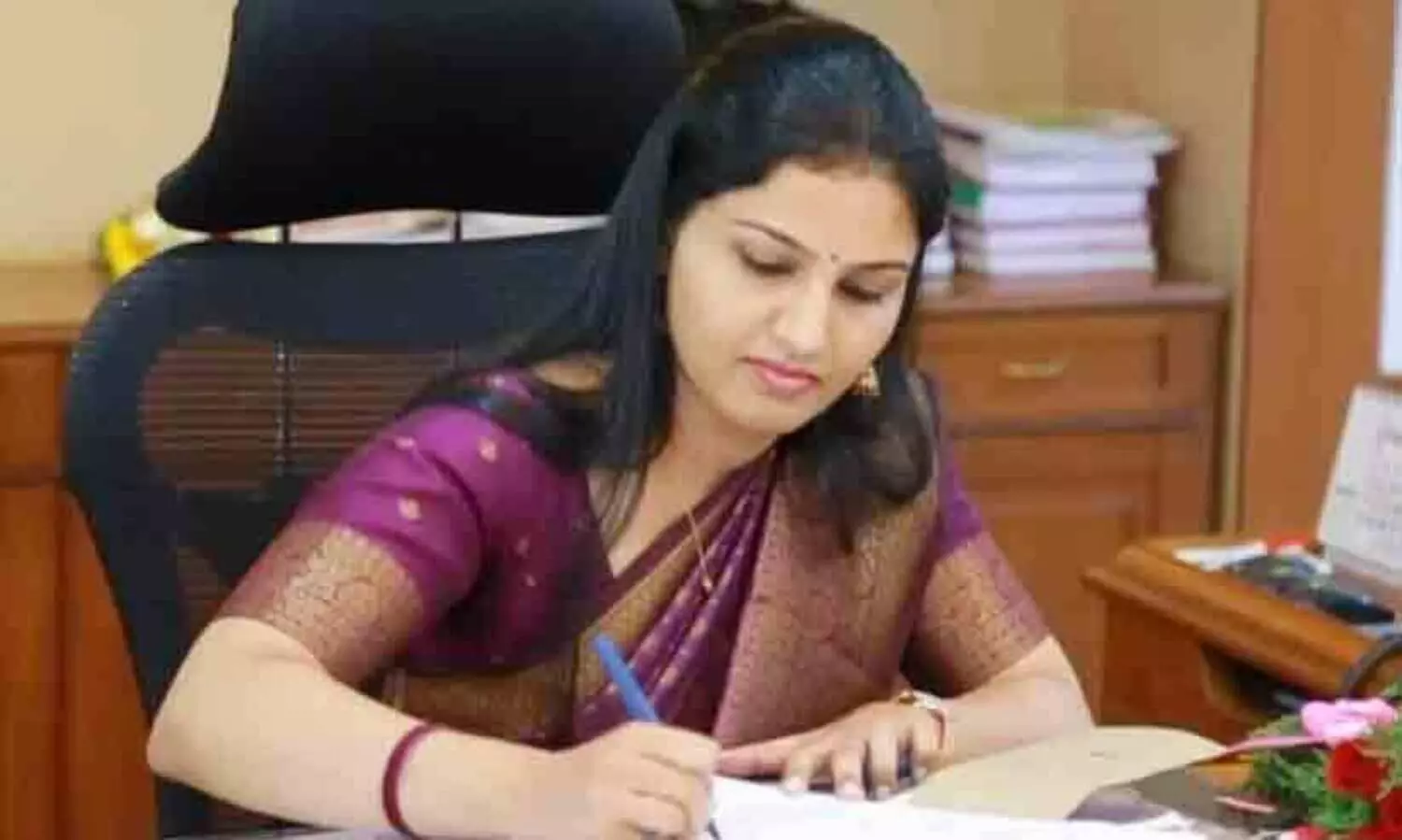 Dr. Renu raj