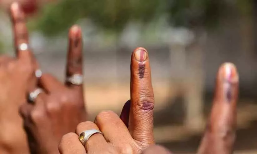 കർണാടക: 9.17 ലക്ഷം പുതുവോട്ടർമാർ, 58,282 പോളിങ് സ്റ്റേഷനുകൾ കർണാടക: 9.17 ലക്ഷം പുതുവോട്ടർമാർ, 58,282 പോളിങ് സ്റ്റേഷനുകൾ