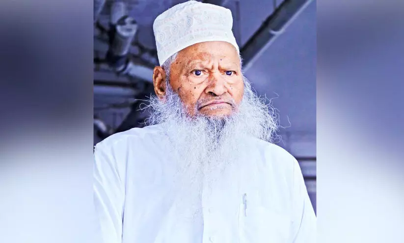 മു​ഴു​പ്പ​ട്ടി​ണി​യി​ൽ ഏ​ഴ്​ ദി​വ​സം; കൈ​പി​ടി​ച്ച്​ ക​പ്പ​ലേ​റ്റി​യ അ​റ​ബി​യും സി​ന്ധി​യും