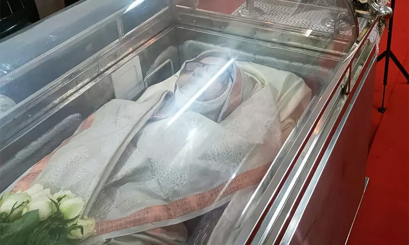 SARA THOMAS SARA THOMAS