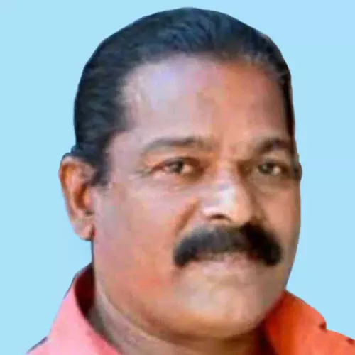 അ​ക​മ​ല സ്വ​ദേ​ശി പൊ​ള്ളാ​ച്ചി​യി​ൽ വാ​ഹ​നാ​പ​ക​ട​ത്തി​ൽ മ​രി​ച്ചു