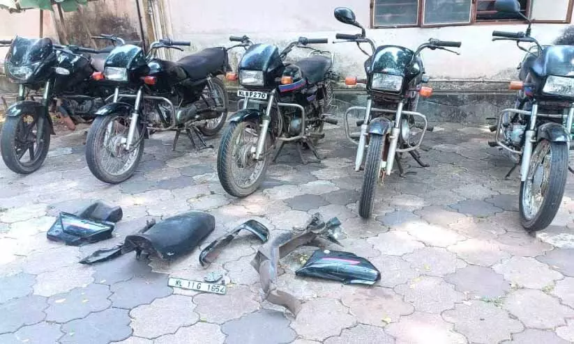 വാഹനമോഷണ പരമ്പര: ഏഴു വിദ്യാർഥികൾ പിടിയിൽ വാഹനമോഷണ പരമ്പര: ഏഴു വിദ്യാർഥികൾ പിടിയിൽ