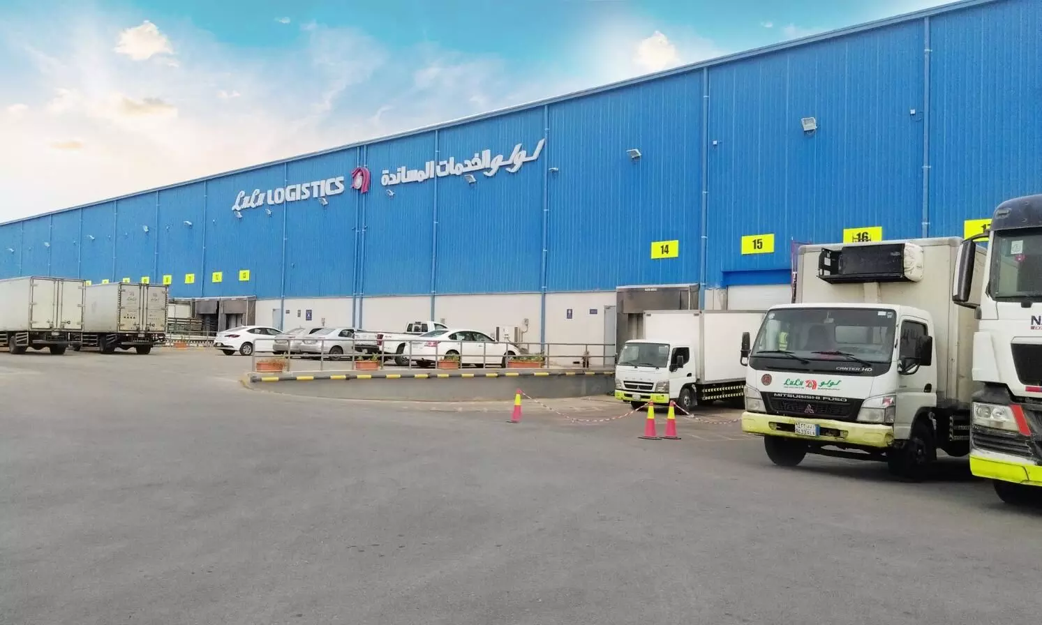 ലുലു വെയര്ഹൗസിെൻറ പ്രവര്ത്തനം ഇനി സൗരോർജം വഴി ലുലു വെയര്ഹൗസിെൻറ പ്രവര്ത്തനം ഇനി സൗരോർജം വഴി