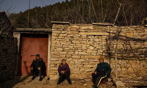 പണമില്ല; മുതിർന്ന പൗരന്മാർക്കുള്ള മെഡിക്കൽ ആനുകൂല്യങ്ങൾ ചൈന വെട്ടിക്കുറച്ചു