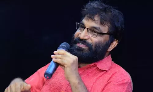 മുഖ്യമന്ത്രിയുടെ മുൻ പൊളിറ്റിക്കൽ സെക്രട്ടറിക്ക് പെൻഷനും 10 ലക്ഷത്തിന്‍റെ ആനുകൂല്യത്തിനും ഉത്തരവ്