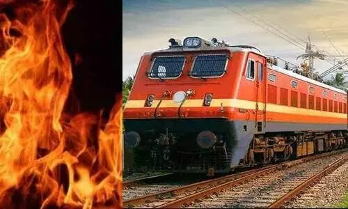 ട്രെയിനിൽ യാത്രക്കാരൻ സഹയാത്രികയെ തീ കൊളുത്തി; എട്ട് പേർക്ക് പൊള്ളലേറ്റു, രണ്ട് പേരുടെ നില ഗുരുതരം