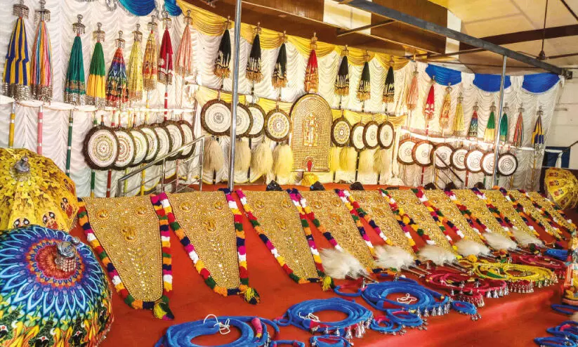 വേനൽച്ചൂടിനെ വെല്ലും ഒരുക്കങ്ങൾ; നെന്മാറ-വല്ലങ്ങി വേല ഇന്ന് വേനൽച്ചൂടിനെ വെല്ലും ഒരുക്കങ്ങൾ; നെന്മാറ-വല്ലങ്ങി വേല ഇന്ന്