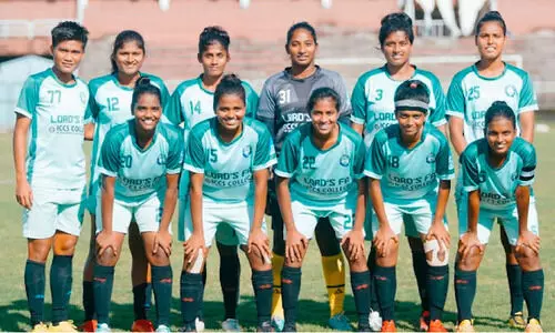 കളി ജയിച്ചു കപ്പടിച്ചു; എന്നിട്ടും കളിക്കാർക്ക് കാശില്ല കളി ജയിച്ചു കപ്പടിച്ചു; എന്നിട്ടും കളിക്കാർക്ക് കാശില്ല