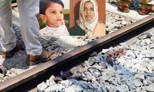 ഞെട്ടൽ മാറാതെ മട്ടന്നൂർ; റഹ്മത്തിന്റെ വിയോഗം ഇന്ന് നടക്കുന്ന പിതാവിന്റെ ആണ്ടിൽ പങ്കെടുക്കാനാവാതെ ഞെട്ടൽ മാറാതെ മട്ടന്നൂർ; റഹ്മത്തിന്റെ വിയോഗം ഇന്ന് നടക്കുന്ന പിതാവിന്റെ ആണ്ടിൽ പങ്കെടുക്കാനാവാതെ