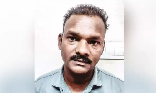 വി​ദ്യാ​ർ​ഥി​നി​യോ​ട് ലൈം​ഗി​കാ​തി​ക്ര​മം; ഓ​ട്ടോ ഡ്രൈ​വ​ർ​ക്ക് ആ​റ് വ​ർ​ഷം ക​ഠി​ന ത​ട​വും പി​ഴ​യും