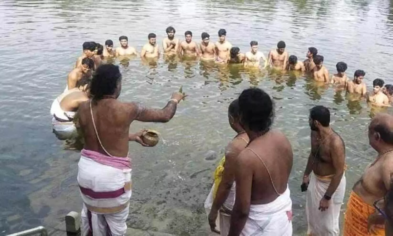Tamil Nadu Five priests drown in pond during temple ritual near Chennai