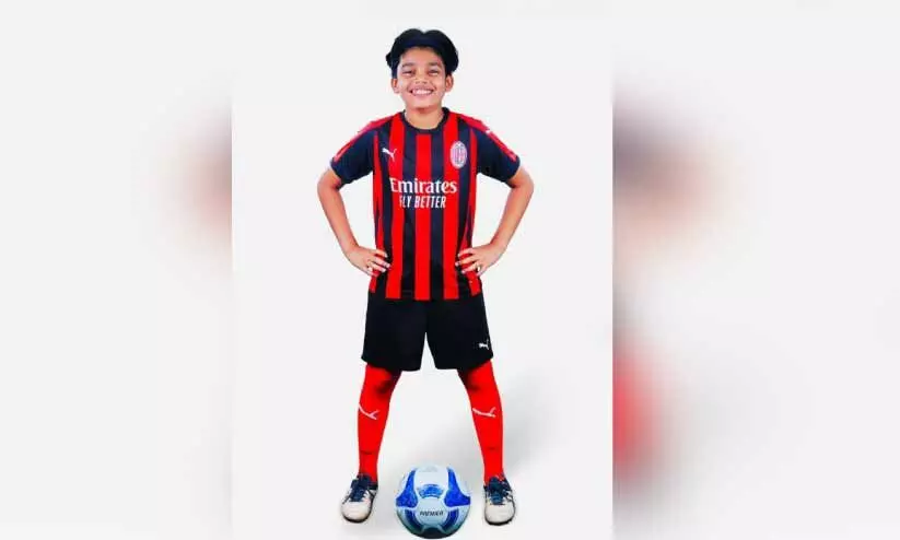 പന്തുതട്ടാൻ മെഹസ് ഇറ്റലിയിലേക്ക് പറന്നു