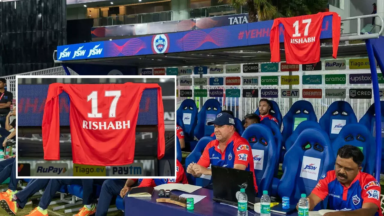 ‘മേലാൽ ആവർത്തിക്കരുത്’; പന്തിന്റെ ജഴ്സി ഡഗ്-ഔട്ടിൽ തൂക്കിയ കാപ്പിറ്റൽസിനോട് ബി.സി.സി.ഐ ‘മേലാൽ ആവർത്തിക്കരുത്’; പന്തിന്റെ ജഴ്സി ഡഗ്-ഔട്ടിൽ തൂക്കിയ കാപ്പിറ്റൽസിനോട് ബി.സി.സി.ഐ