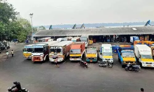 ബേപ്പൂർ മത്സ്യബന്ധന തുറമുഖത്തെ പണിമുടക്ക് പൂർണം