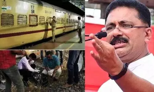 ട്രെയിൻ തീവെപ്പ്: രണ്ടാം ഗോധ്രയുണ്ടാക്കി കേരളത്തെ കലാപഭൂമിയാക്കാനുള്ള ശ്രമമോ? -കെ.ടി. ജലീൽ ട്രെയിൻ തീവെപ്പ്: രണ്ടാം ഗോധ്രയുണ്ടാക്കി കേരളത്തെ കലാപഭൂമിയാക്കാനുള്ള ശ്രമമോ? -കെ.ടി. ജലീൽ