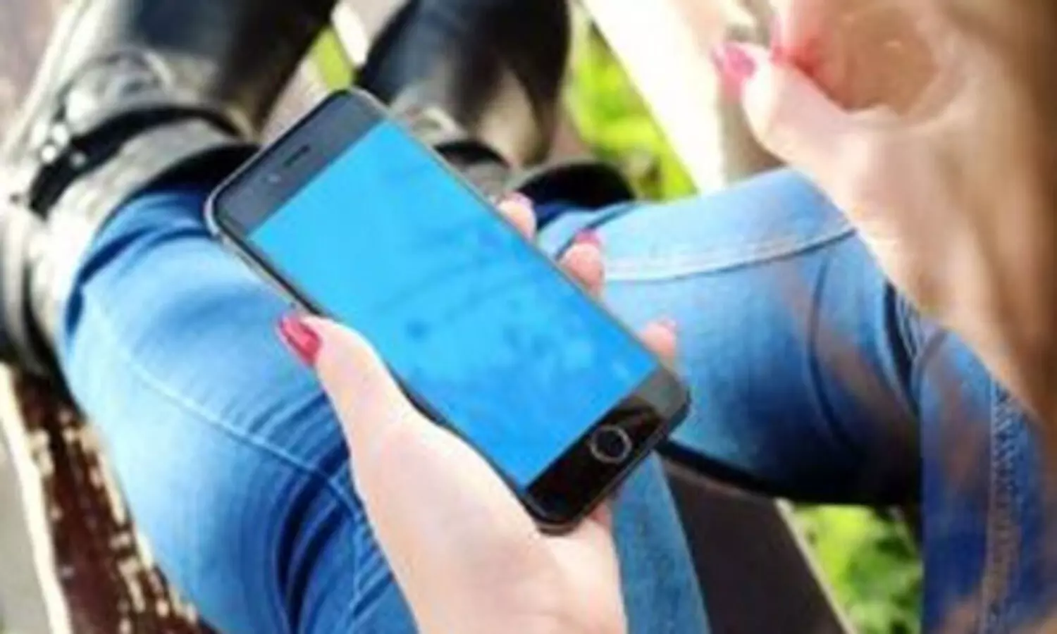 Sister swallows mobile phone during fight with brother