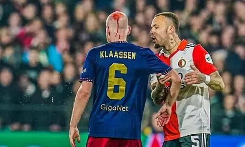 കളിക്കിടെ ഗാലറിയിൽനിന്ന് ‘​മിസൈൽ ആക്രമണം’; തലക്ക് ഗുരുതര പരിക്കേറ്റ് ഡച്ച് താരം ക്ലാസൻ