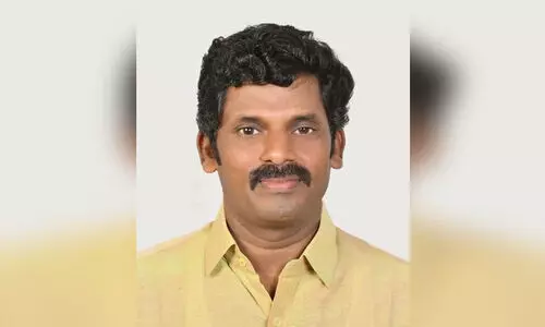 മലയാളം ഒമാൻ ചാപ്റ്റർ പ്രഥമ ഗുരുദക്ഷിണ പുരസ്​കാരം ബിനു കെ.സാമിന്
