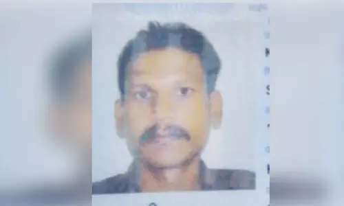 കോ​ഴി​ക്കോ​ട് സ്വ​ദേ​ശി സ​ലാ​ല​യി​ൽ മ​രി​ച്ച നി​ല​യി​ൽ