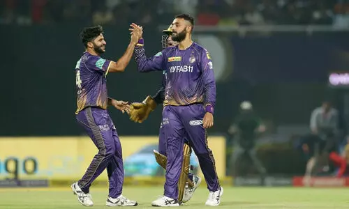 വരുൺ ചക്രവർത്തിക്ക് നാലു വിക്കറ്റ്; തകർന്നടിഞ്ഞ് ബാംഗ്ലൂർ; കൊൽക്കത്തക്ക് 81 റൺസ് ജയം