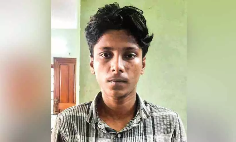 അര ലക്ഷം രൂപയോളം വിലവരുന്ന എം.ഡി.എം.എയുമായി യുവാവ് പിടിയിൽ അര ലക്ഷം രൂപയോളം വിലവരുന്ന എം.ഡി.എം.എയുമായി യുവാവ് പിടിയിൽ