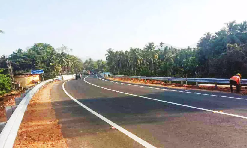 തു​പ്പനാ​ട് പാ​ലം റോ​ഡ്