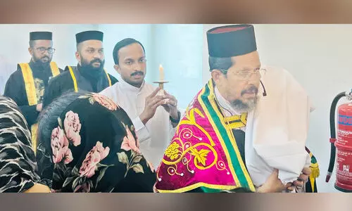 പീ​ഡാ​നു​ഭ​വ സ്മ​ര​ണ​യി​ൽ ദുഃ​ഖ​വെ​ള്ളി ആ​ച​രി​ച്ചു