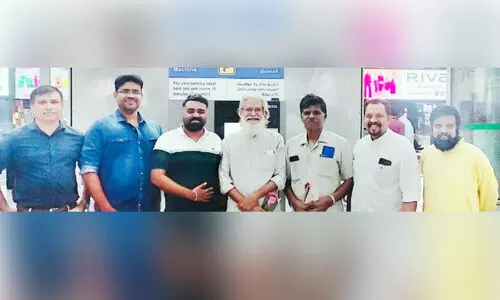 ആ​ർ​ട്ടി​സ്റ്റ്‌ സു​ജാ​ത​ന് സ്വീ​ക​ര​ണം ന​ൽ​കി
