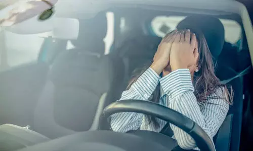 ഡ്രൈവിങ്ങിനിടയിലെ മയക്കം; വേണം പകലിലും ജാഗ്രത ഡ്രൈവിങ്ങിനിടയിലെ മയക്കം; വേണം പകലിലും ജാഗ്രത