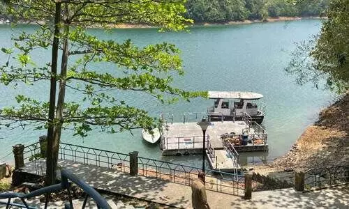 നെയ്യാർഡാമിൽ ബോട്ടില്ല; വിനോദസഞ്ചാരികൾക്ക്​ നിരാശ