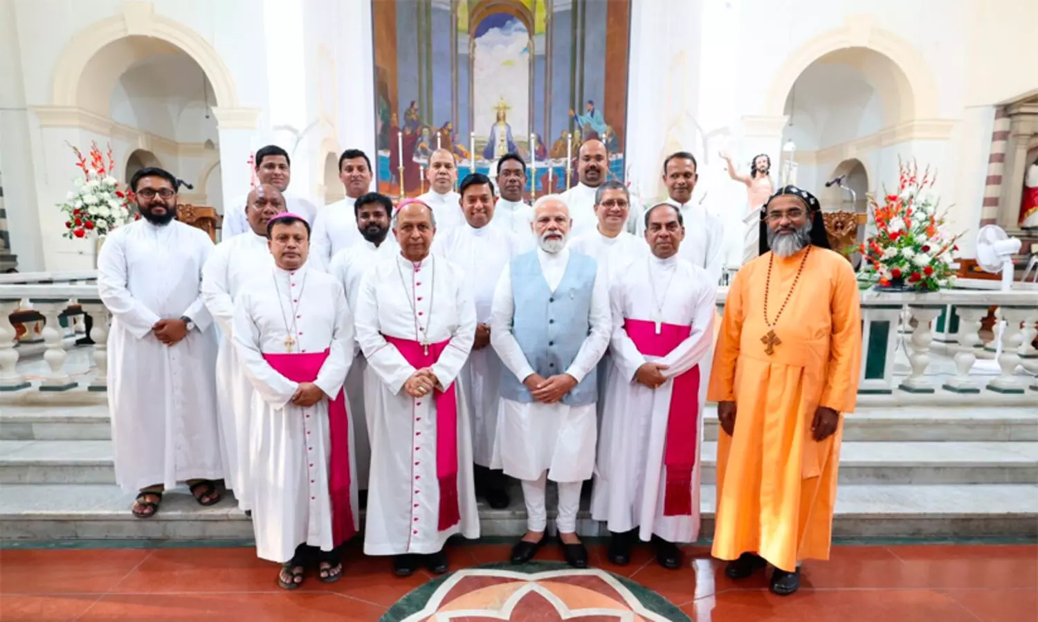 ഈസ്റ്റർ ദിനത്തിൽ ഡൽഹി സേക്രഡ് ഹാർട്ട് കത്തീഡ്രൽ സന്ദര്‍ശിച്ച് പ്രധാനമന്ത്രി