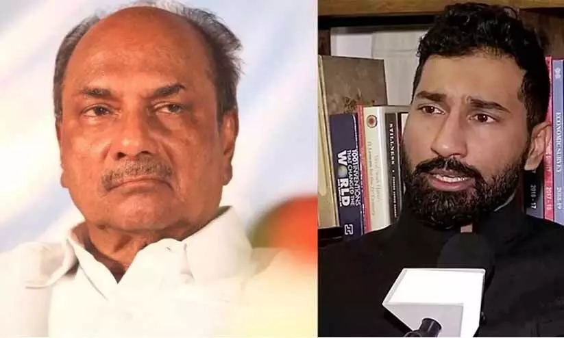 ആന്‍റണിക്കെതിരെ സൈബർ ആക്രമണം: നിയന്ത്രിക്കാനാകാതെ കോൺഗ്രസ്