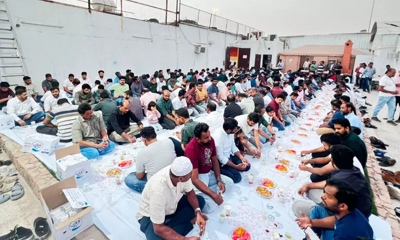 കൊണ്ടോട്ടി കെ.എം.സി.സി ഇഫ്താർ സംഗമവും തസ്കിയ്യത് ക്യാമ്പും കൊണ്ടോട്ടി കെ.എം.സി.സി ഇഫ്താർ സംഗമവും തസ്കിയ്യത് ക്യാമ്പും