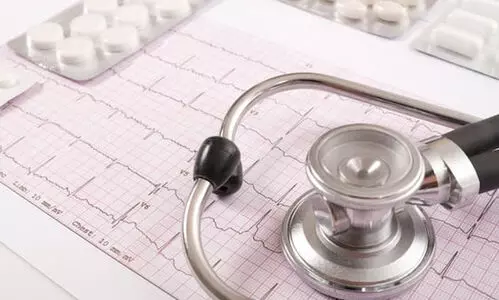 പ്ര​വാ​സി​ക​ളു​ടെ ആ​രോ​ഗ്യ​സേ​വ​ന ഫീ​സ്   വ​ർ​ധി​പ്പി​ക്കു​മെ​ന്ന് റി​പ്പോ​ർ​ട്ട്