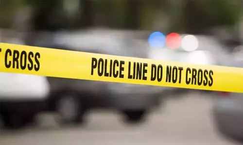 വീട് പൊളിക്കുമെന്ന് ഉദ്യോഗസ്ഥരുടെ ഭീഷണി; 50കാരനും മകളും ആത്മഹത്യ ചെയ്തു