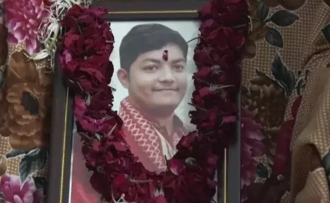 ബോം​​ബെ ഐ.​ഐ.​ടി​യി​ലെ ആ​ത്മ​ഹ​ത്യ; സ​ഹ​പാ​ഠി അ​റ​സ്റ്റി​ൽ