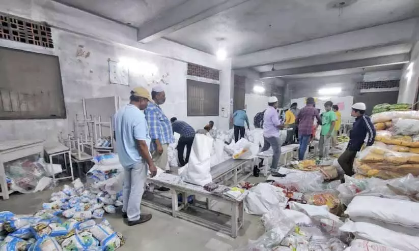 ക​രു​ത​ലി​ന്റെ റ​മ​ദാ​ൻ കി​റ്റു​ക​ളൊ​രു​ക്കി മി​സ്ബാ​ഹു​ൽ   ഹു​ദ ട്ര​സ്റ്റ്