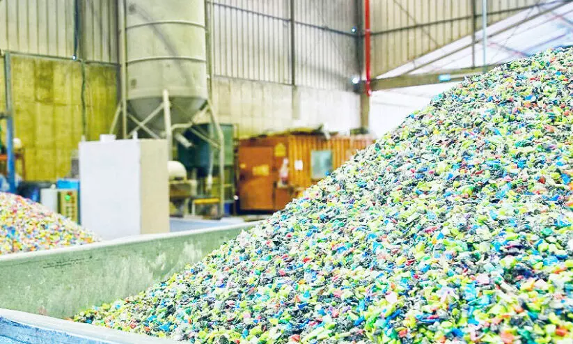 പിടിച്ചെടുത്ത വ്യാജ ഉൽപന്നങ്ങൾ പുനരുല്പാദിപ്പിച്ച് അബൂദബി കസ്റ്റംസ് പിടിച്ചെടുത്ത വ്യാജ ഉൽപന്നങ്ങൾ പുനരുല്പാദിപ്പിച്ച് അബൂദബി കസ്റ്റംസ്